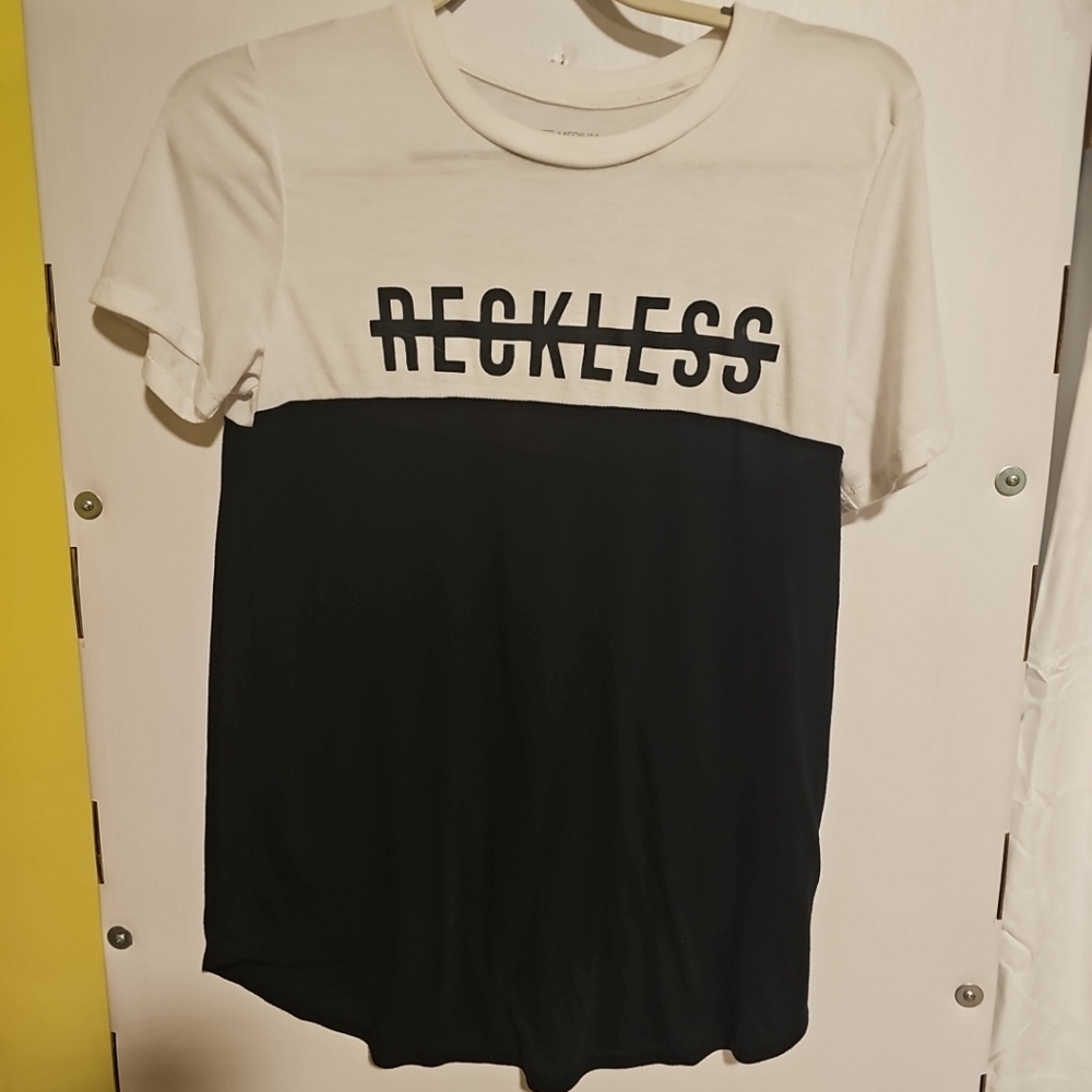 Y&R Young & Reckless Women's Size Medium Black White T-Shirt "RECKLESS"